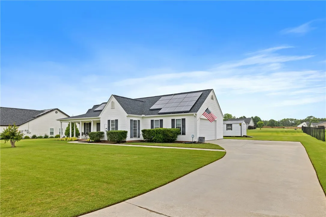 Property image 3 at 1014 Stoneham Circle, Anderson, SC 29626