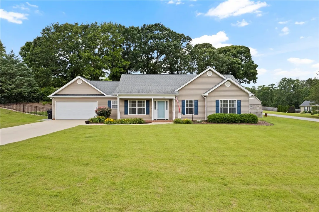 Brook Meadows, Liberty Community