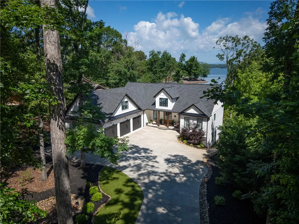 Property image 2 at 417 Woodridge Drive, Seneca, SC 29672