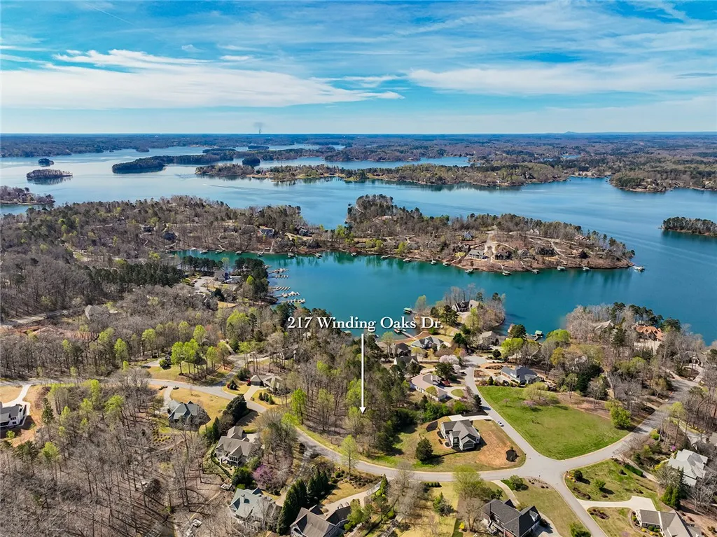 Property image 3 at 217 Winding Oaks Drive, Seneca, SC 29672