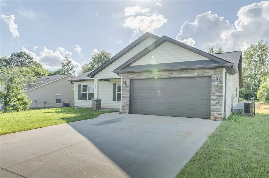 Property image 3 at 121 Stanmoore Drive, Anderson, SC 29621