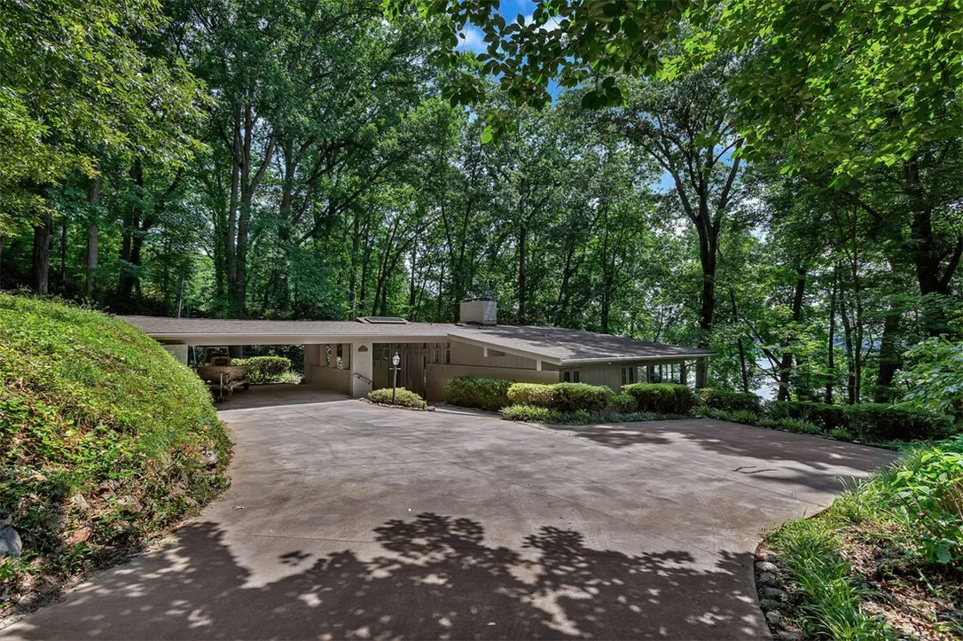 Property image 1 at 1613 S Arlington Drive, Seneca, SC 29672