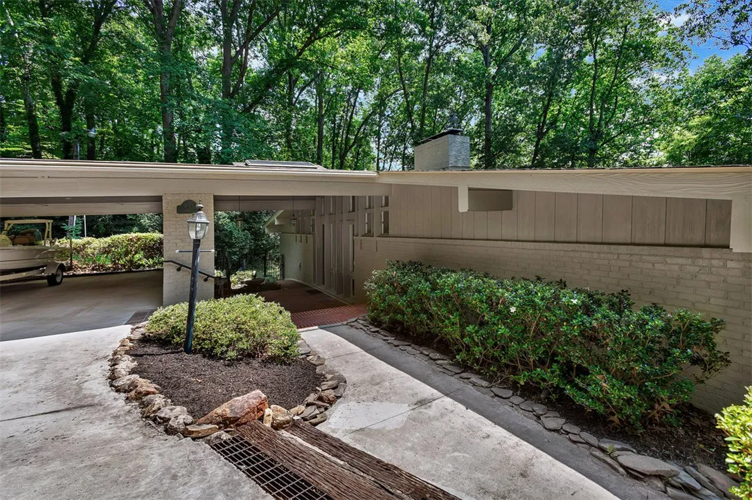 Property image 2 at 1613 S Arlington Drive, Seneca, SC 29672