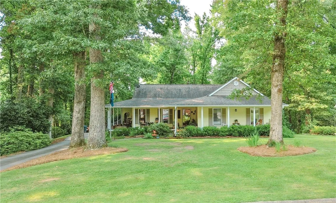 Regency Woods, Anderson Community