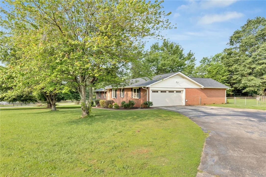 Property image 4 at 102 San Mateo Drive, Anderson, SC 29625