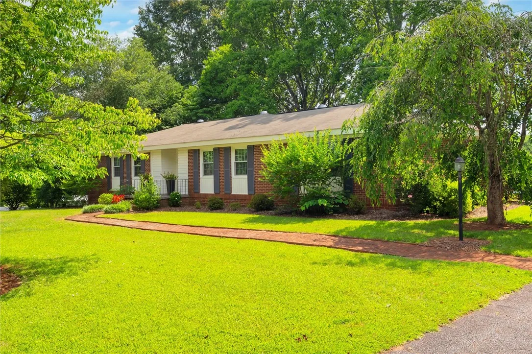 Property image 2 at 1111 Briarwood Drive, Seneca, SC 29672
