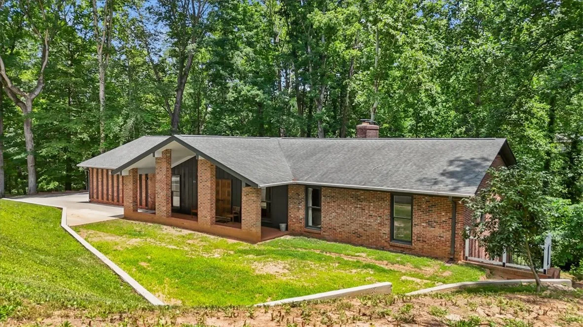 Property image 2 at 106 E Lewis Road, Clemson, SC 29631