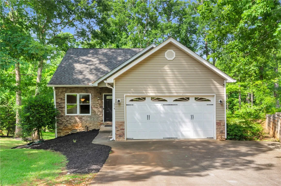Property image 3 at 214 New Salem Drive, Anderson, SC 29625