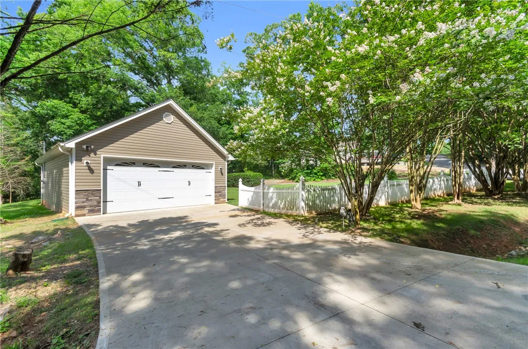 Property image 4 at 214 New Salem Drive, Anderson, SC 29625