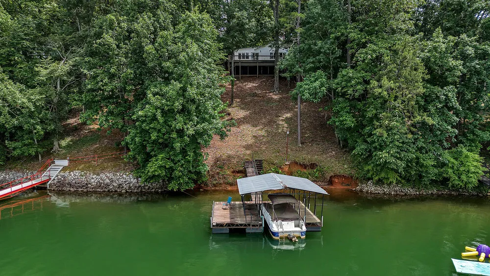 313 Lakeview Drive