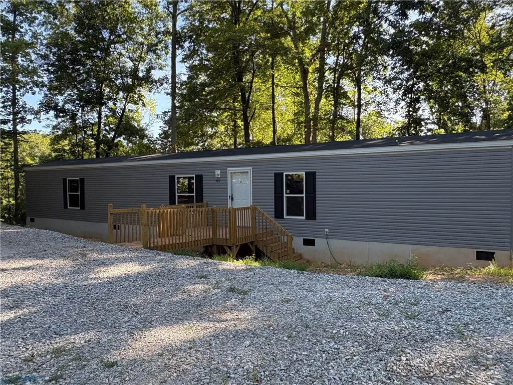 305 Indian Trail