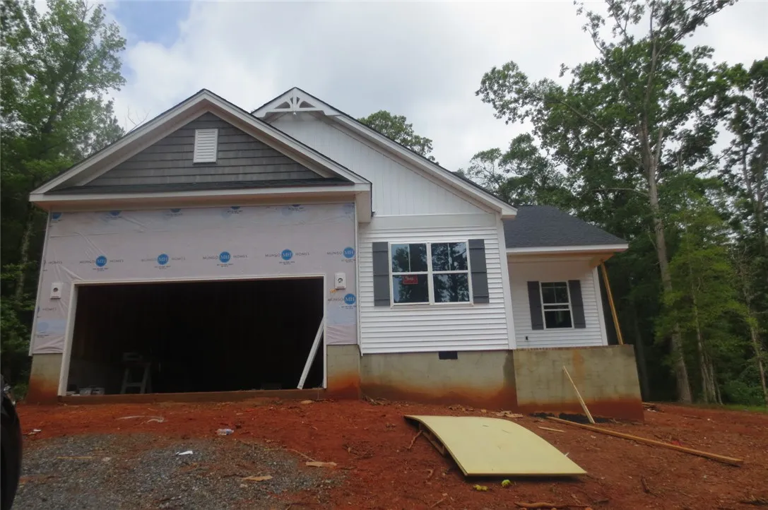 122 Lakeside Drive