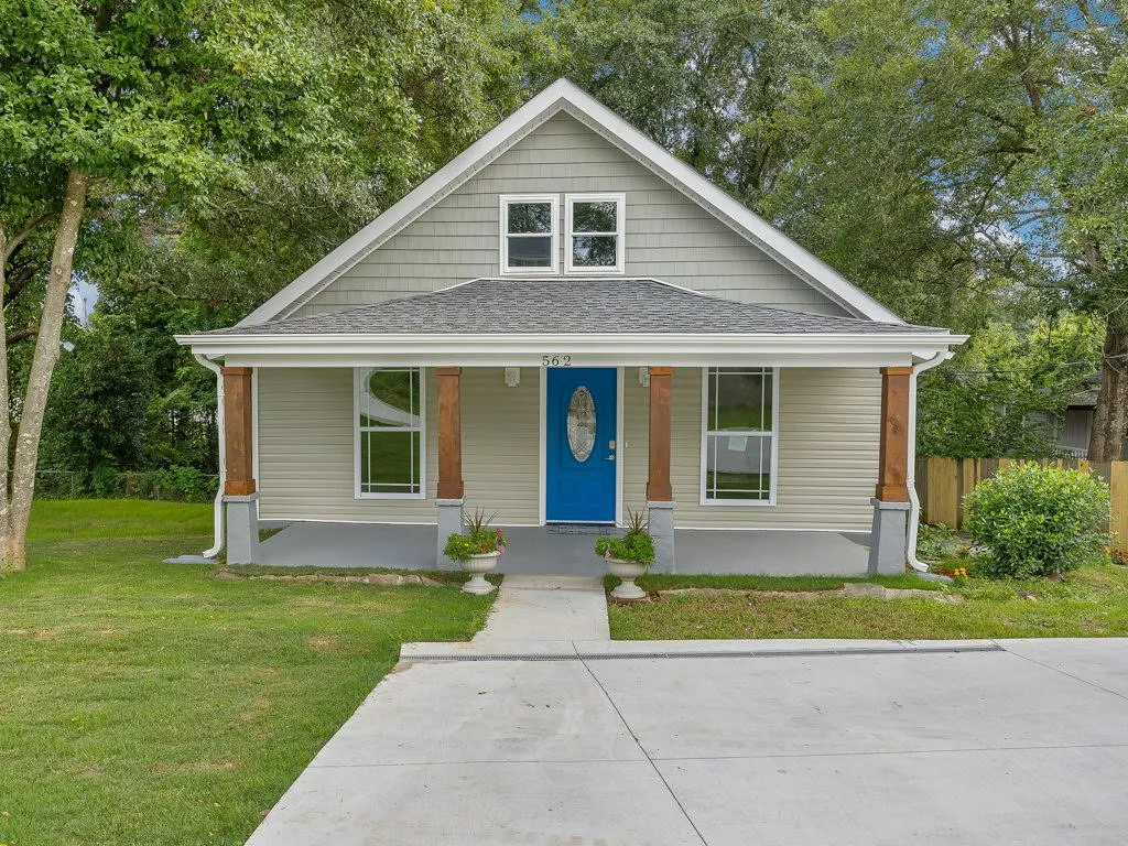 Property image 2 at 562 Lowndes Hill Road, Greenville, SC 29607