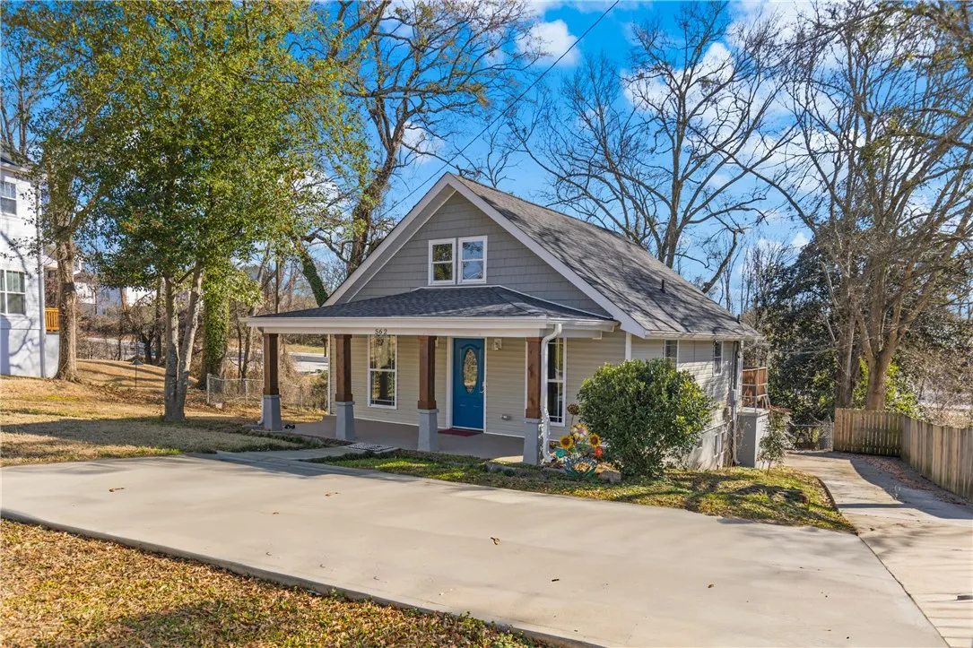 Property image 4 at 562 Lowndes Hill Road, Greenville, SC 29607