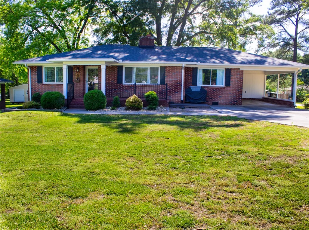 201 Forest Lane