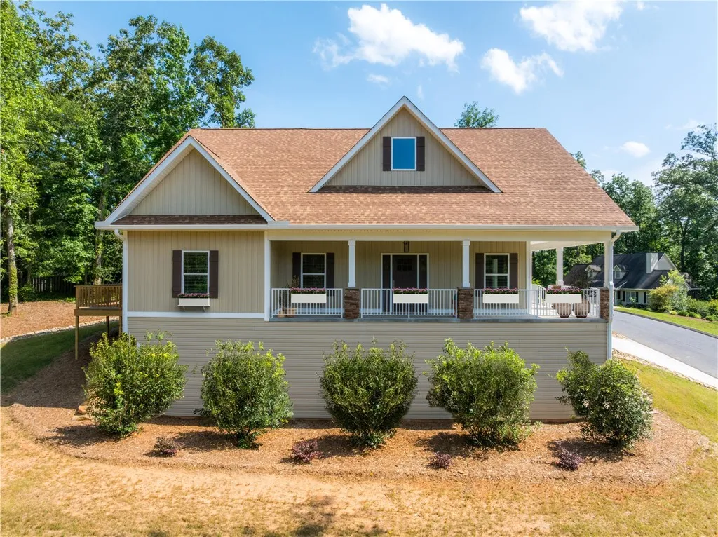 18003 Clermont Circle