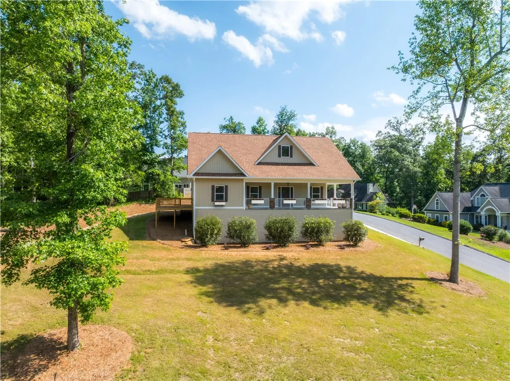 Property image 2 at 18003 Clermont Circle, Seneca, SC 29678