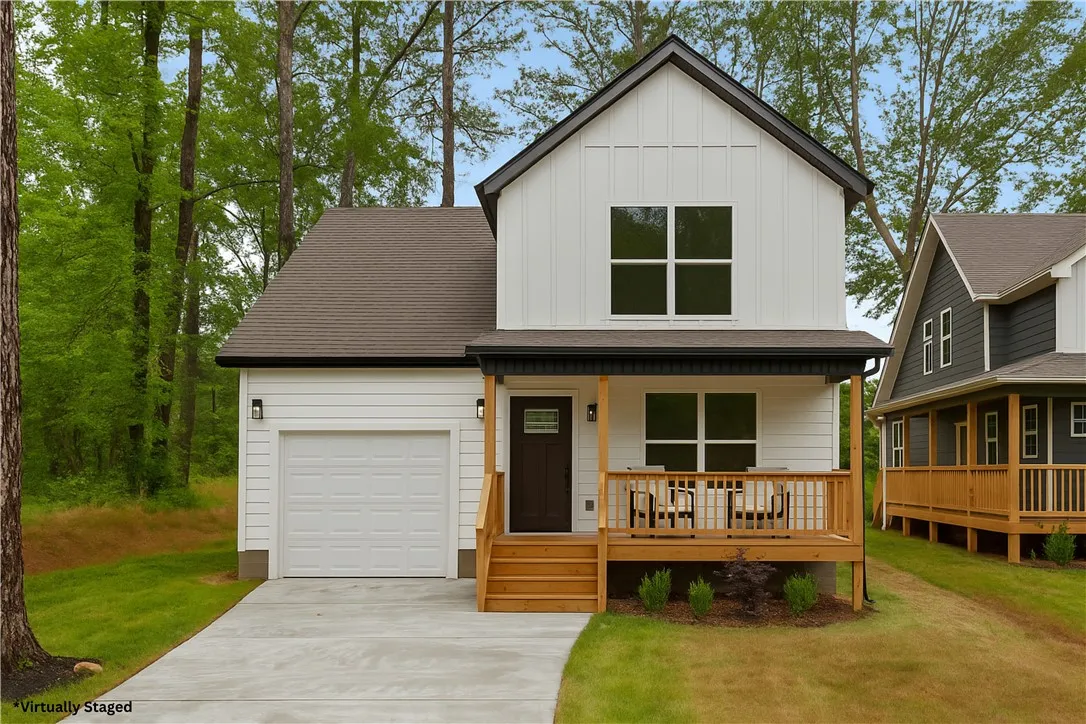 114 Hillcrest Circle