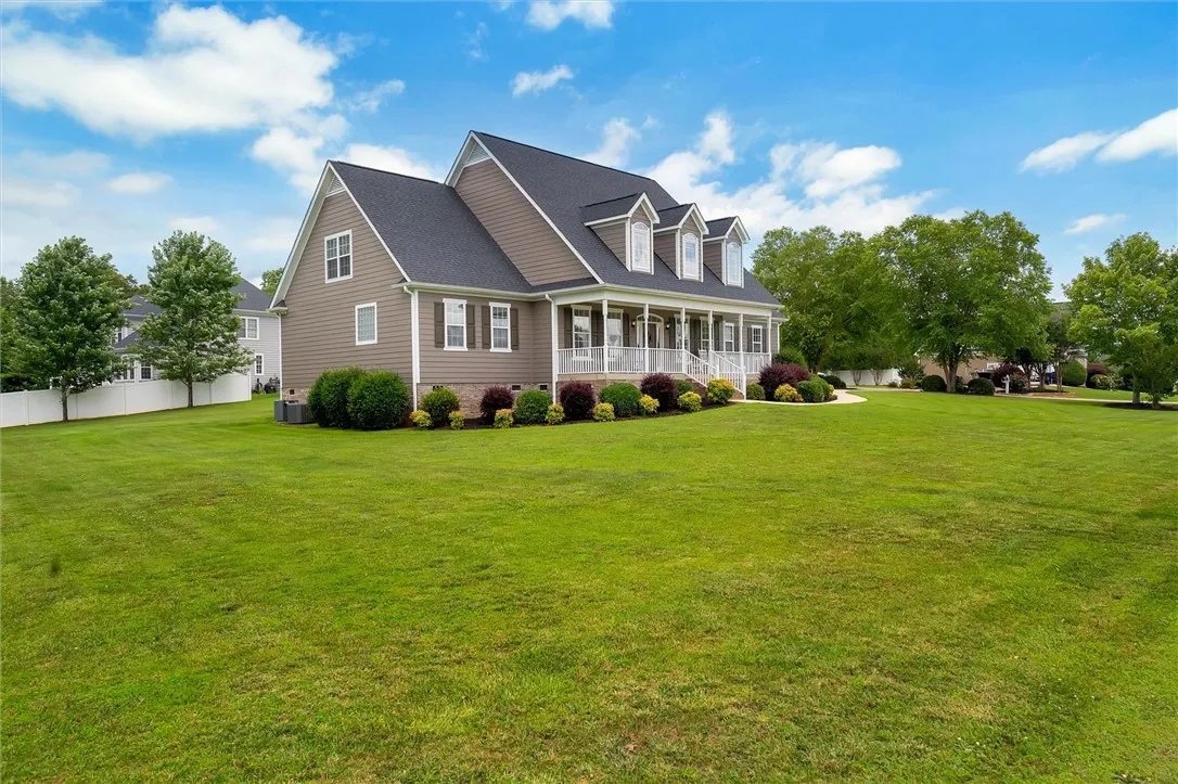 Property image 3 at 101 Edens Garden Way, Six Mile, SC 29682