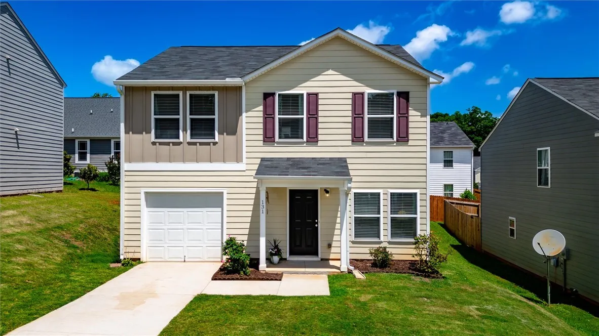 131 Colonial Walk