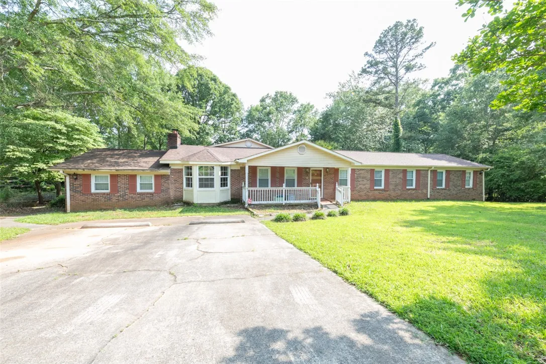 Southern Meadow, Seneca Community