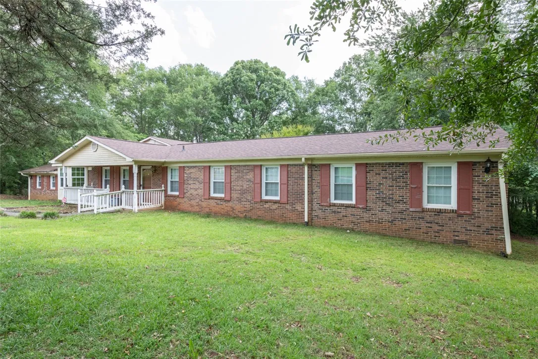 Property image 2 at 107 Meadow Drive, Seneca, SC 29678