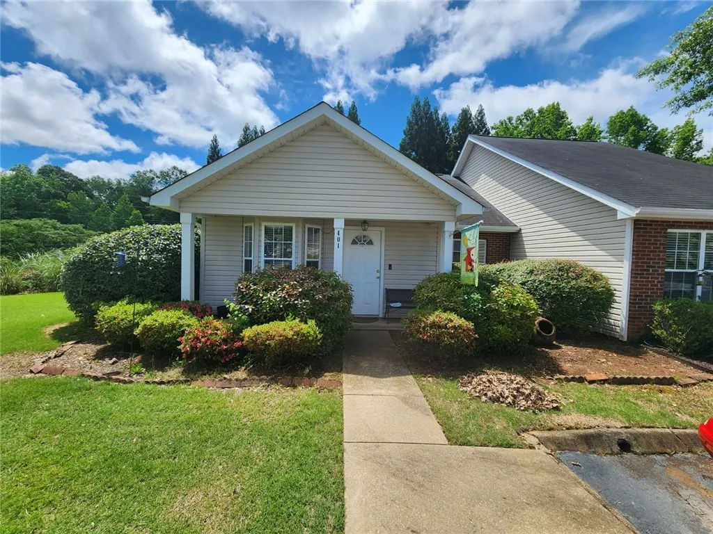 Property image 2 at 401 Crestridge Drive, Simpsonville, SC 29681