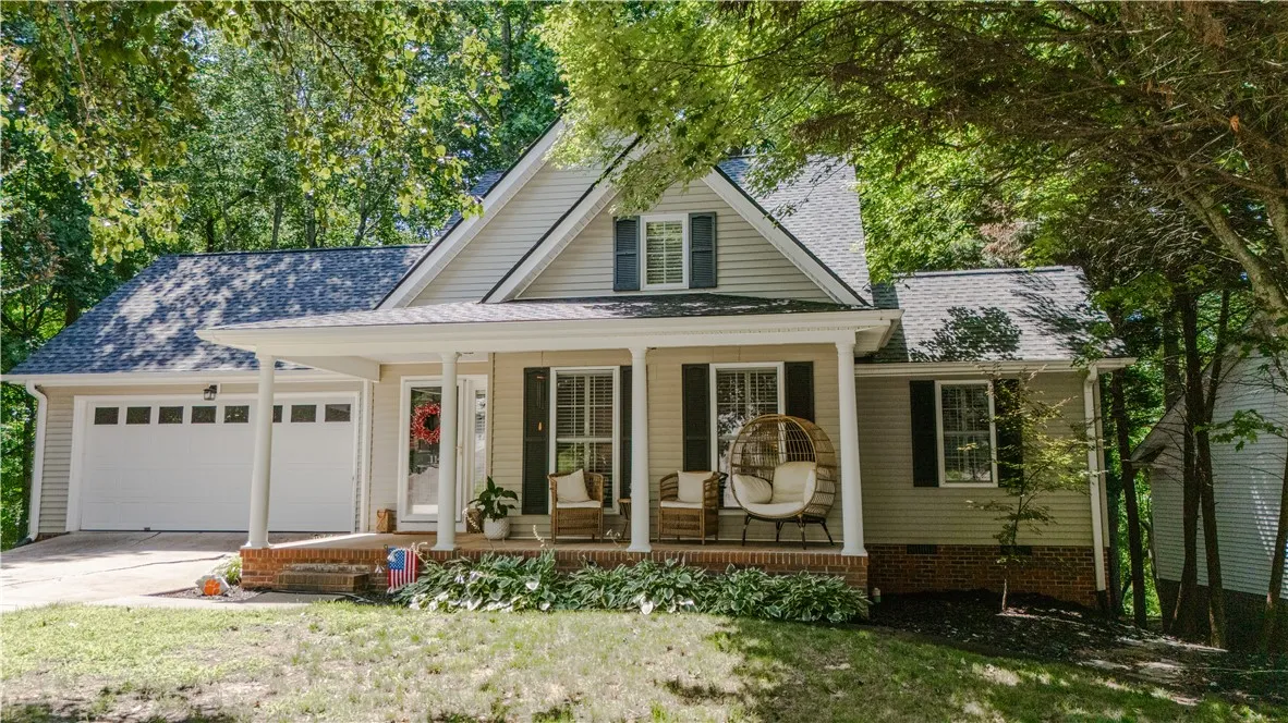 114 Grand Oak Circle