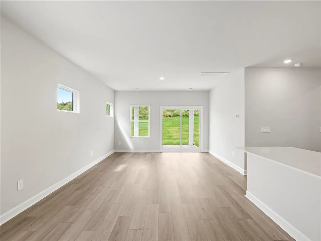 Property image 4 at 104 Gardner Avenue, Gray Court, SC 29645