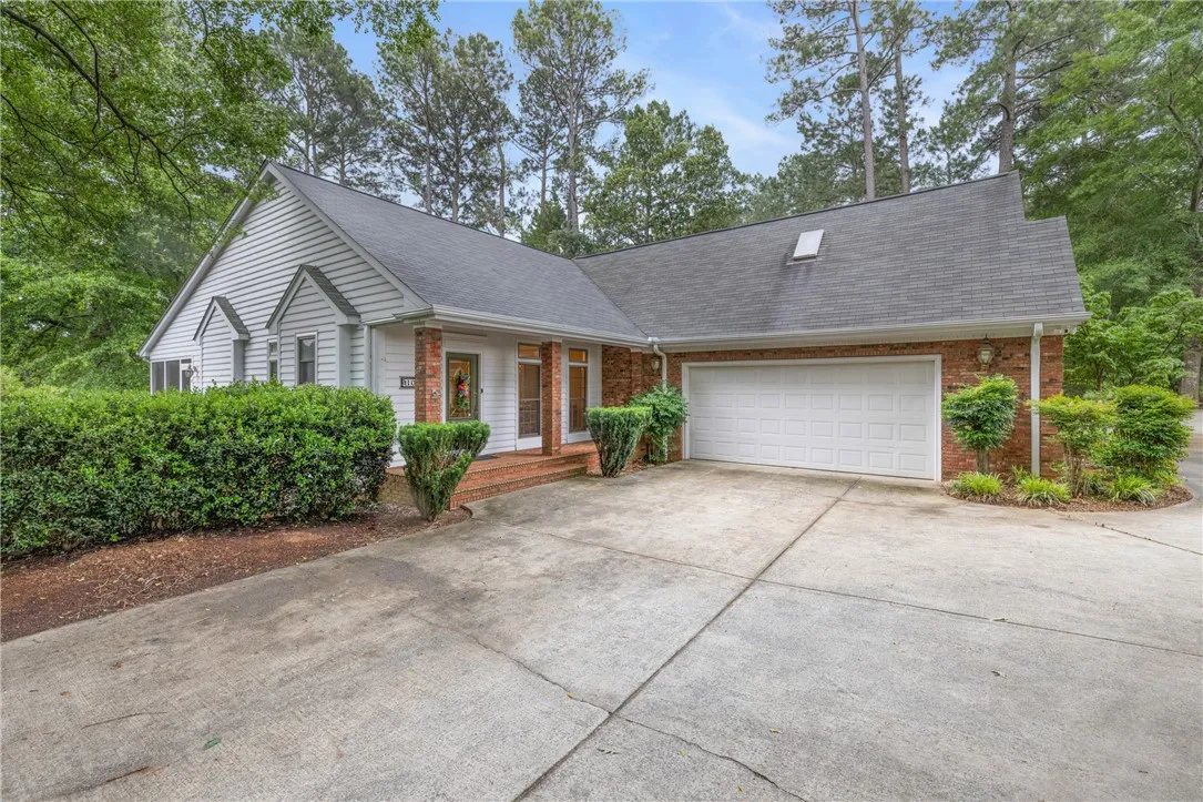 1029 Cross Creek Drive