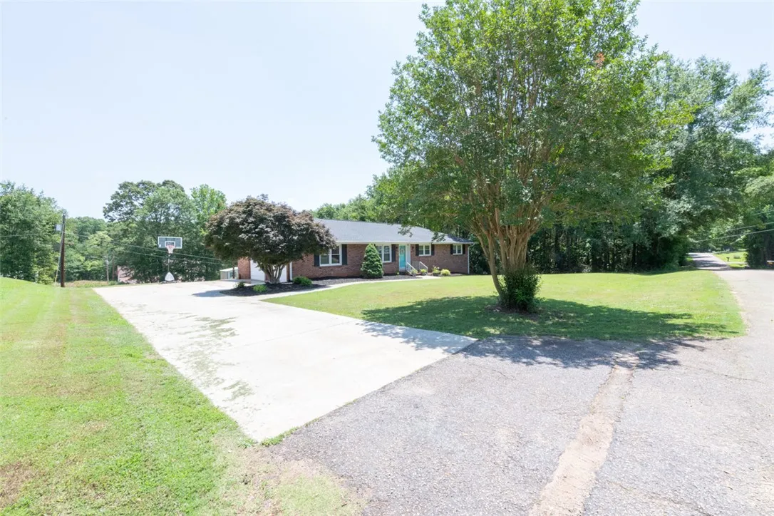 Property image 4 at 208 Springview Drive, Anderson, SC 29625