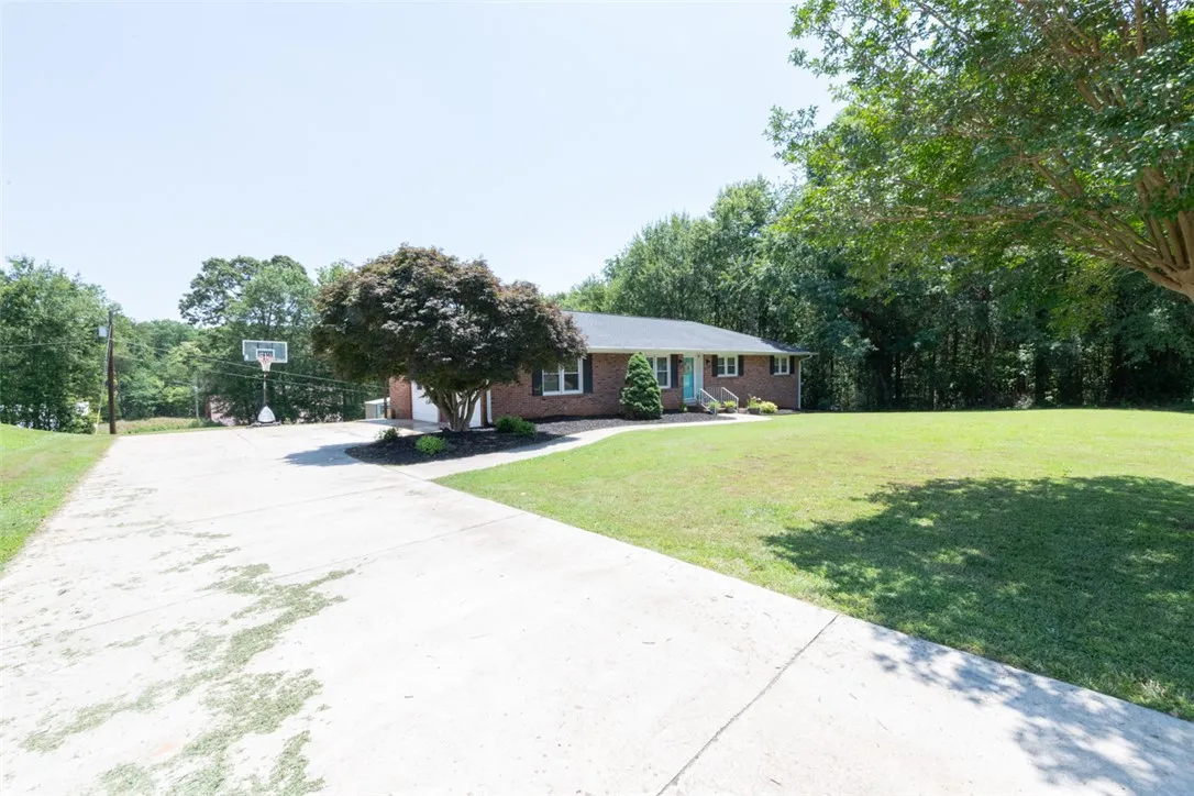 Property image 5 at 208 Springview Drive, Anderson, SC 29625