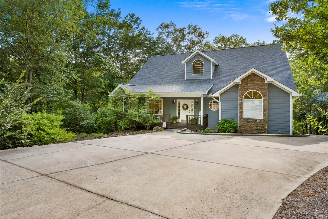 Property image 2 at 223 Inlet Pointe Drive, Anderson, SC 29625