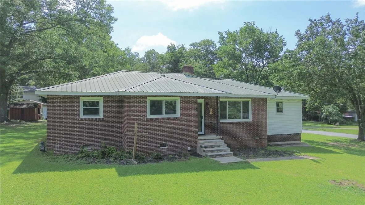 501 Forest Lane