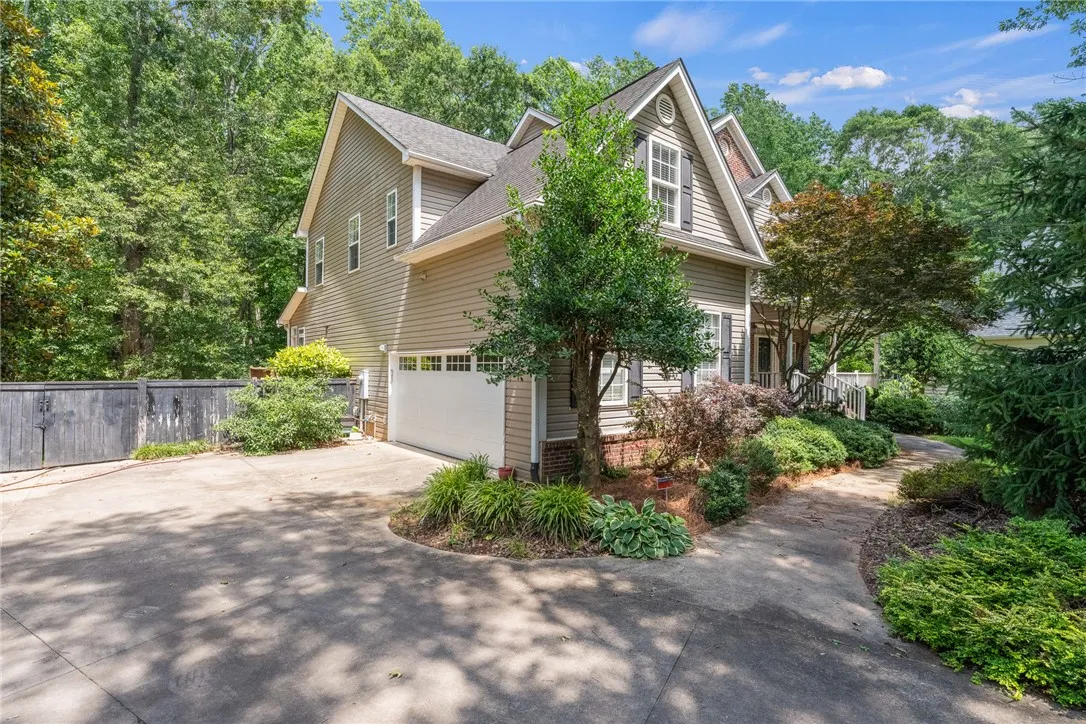 Property image 3 at 124 Bluestone Court, Easley, SC 29642