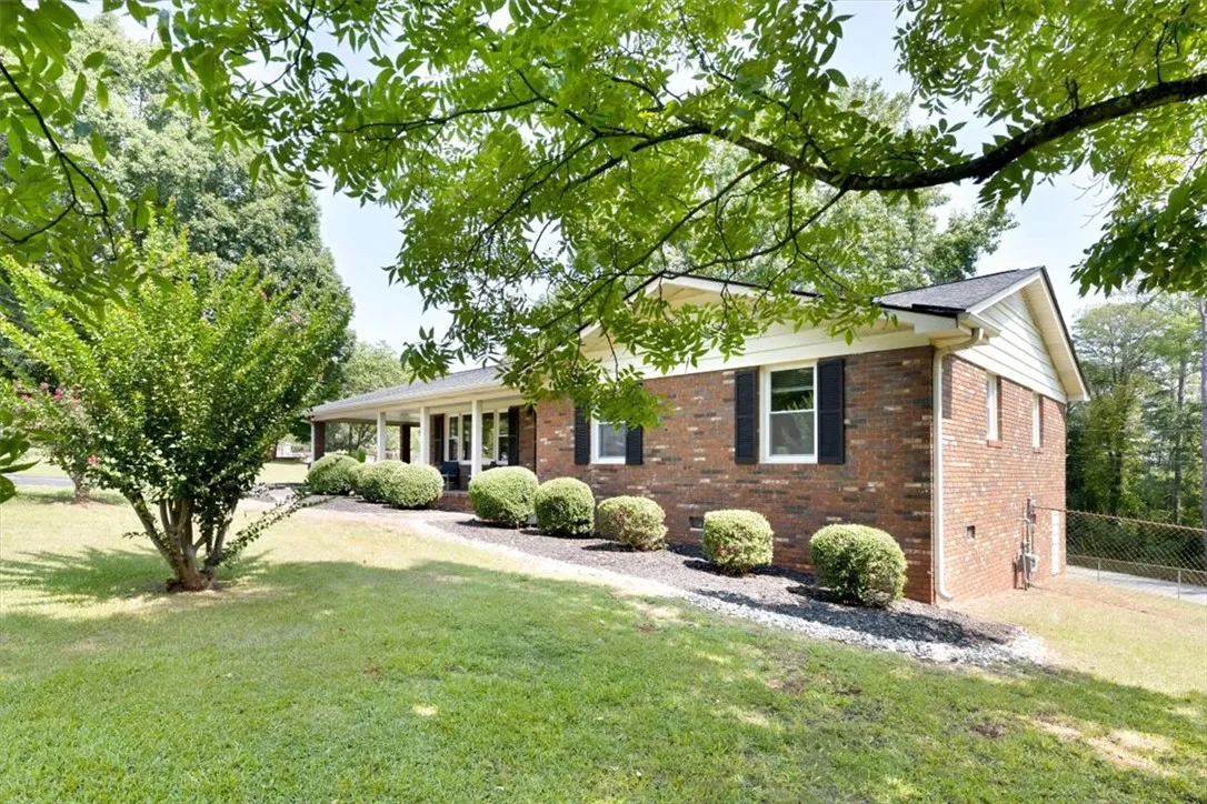 Property image 2 at 215 Ridgecrest Drive, Easley, SC 29640