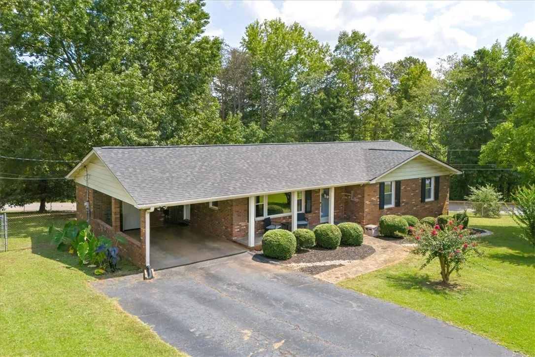 Property image 3 at 215 Ridgecrest Drive, Easley, SC 29640
