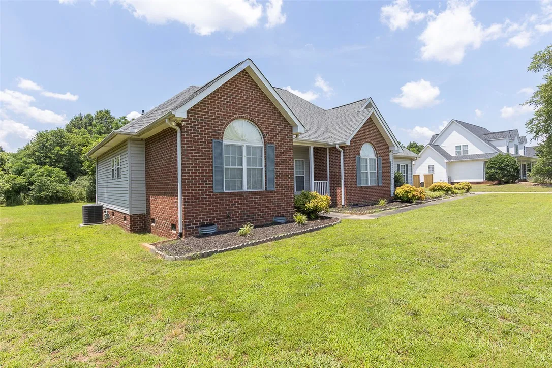 Property image 2 at 310 Smithfield Drive, Anderson, SC 29621