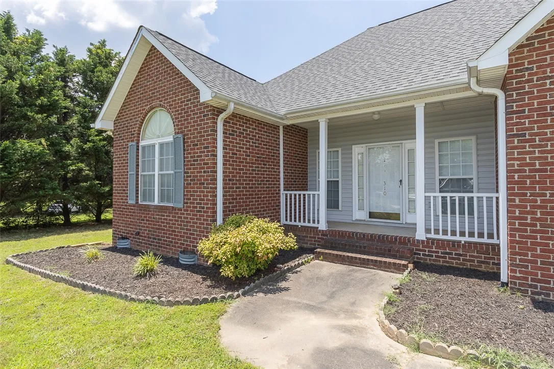 Property image 3 at 310 Smithfield Drive, Anderson, SC 29621