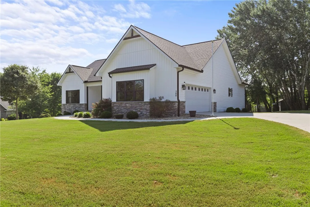 Property image 2 at 500 Serria Way, Seneca, SC 29678