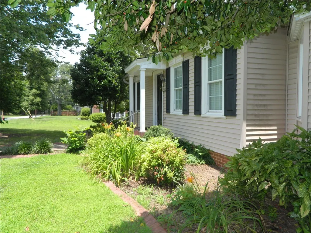 Property image 4 at 220 Moultrie Square, Anderson, SC 29621