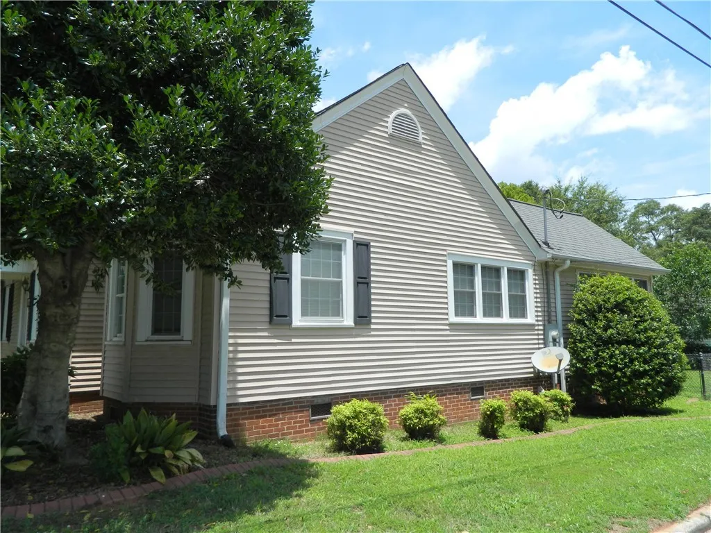 Property image 5 at 220 Moultrie Square, Anderson, SC 29621
