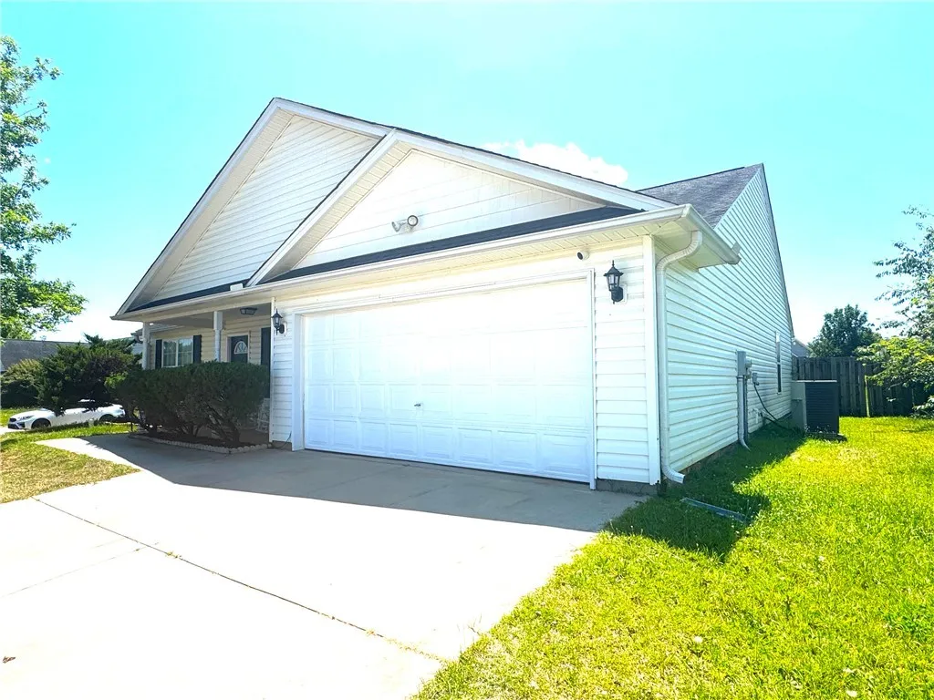 Property image 2 at 136 Strawberry Place, Anderson, SC 29624