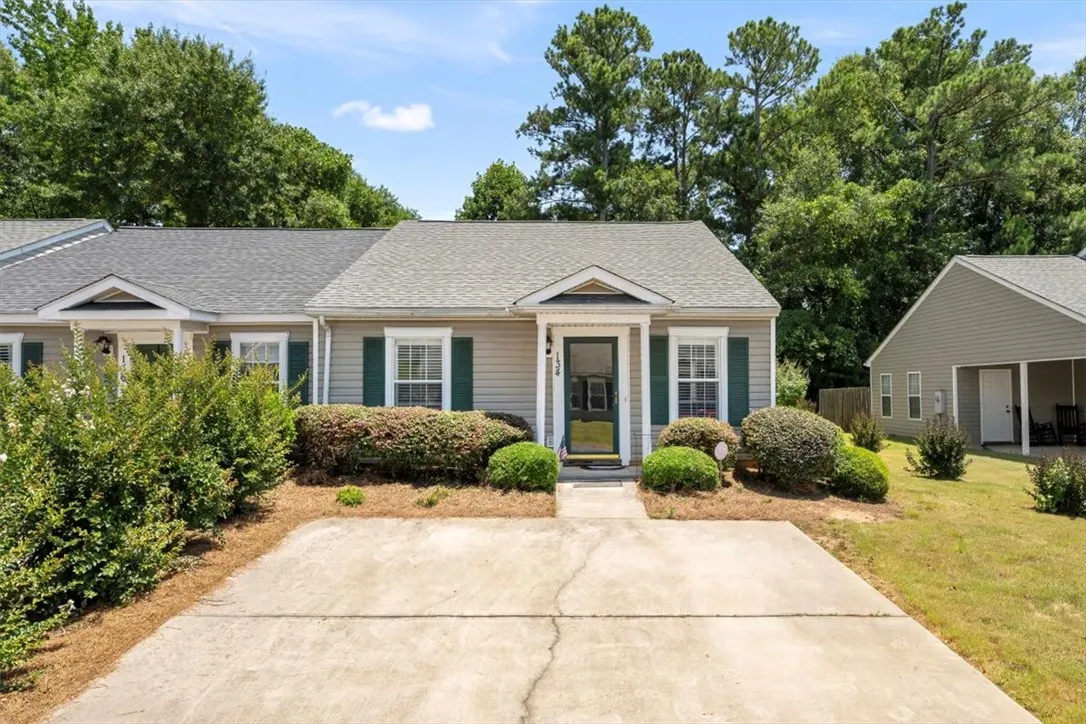 Winding Creek, Anderson Community
