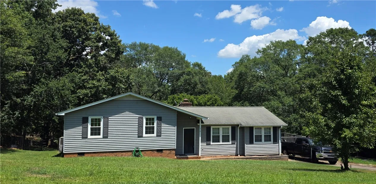 318 Country Glen Lane