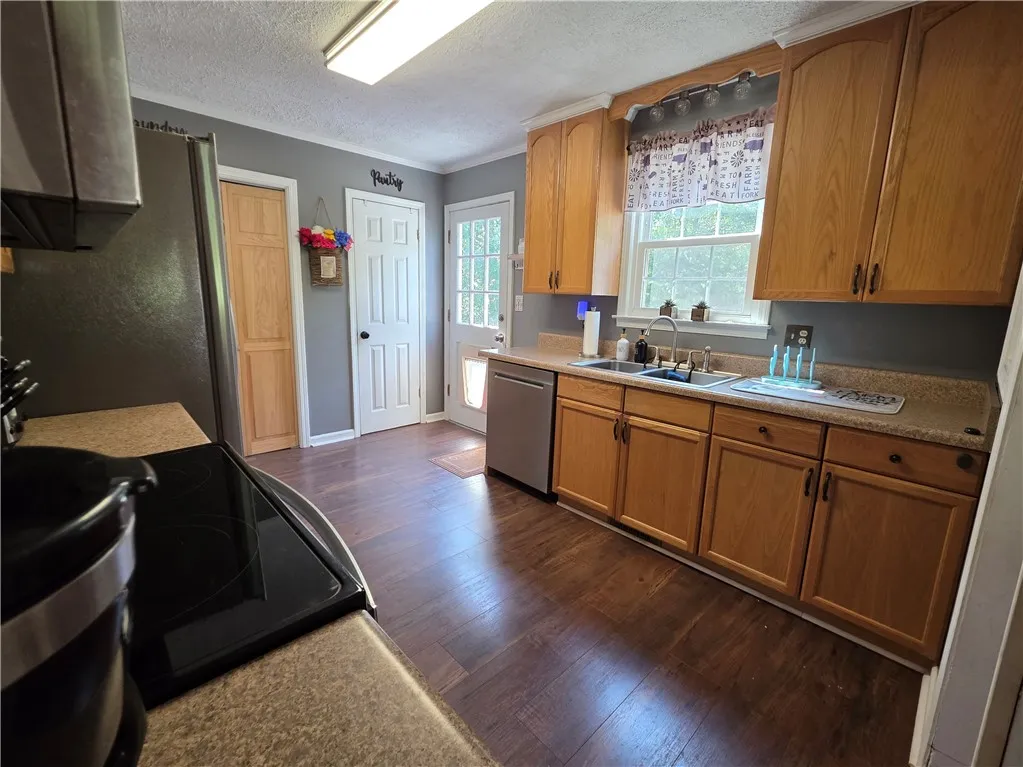 Property image 2 at 318 Country Glen Lane, Pelzer, SC 29669