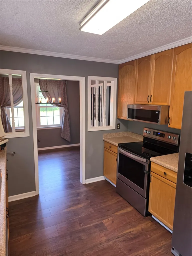 Property image 3 at 318 Country Glen Lane, Pelzer, SC 29669