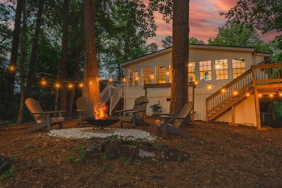 414 Lakeside Trail