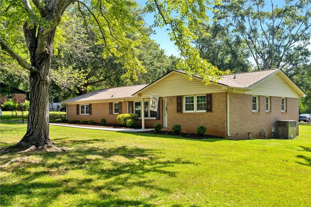 Property image 3 at 102 Griffin Court, Liberty, SC 29657
