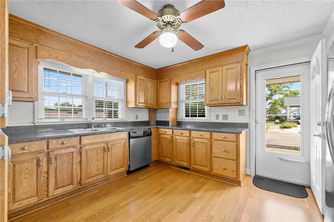 Property image 5 at 615 S Pine Street, Seneca, SC 29678